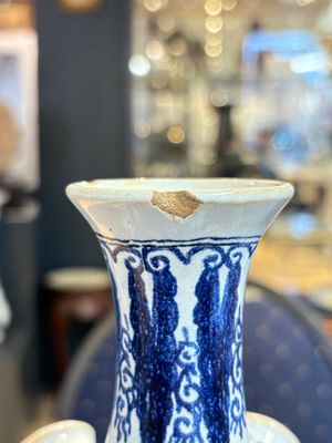 A blue and white Dutch Delft tulip vase, 19th C. — photo 13