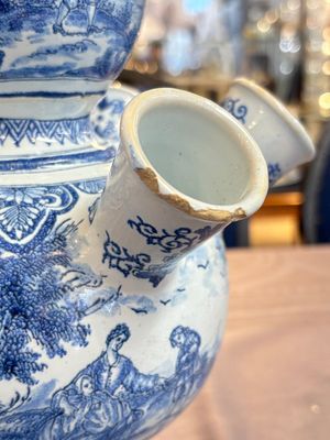 A blue and white Dutch Delft tulip vase, 19th C. — photo 15