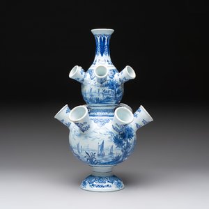 A blue and white Dutch Delft tulip vase, 19th C. — photo 2