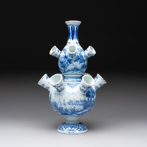 A blue and white Dutch Delft tulip vase, 19th C. — photo 5