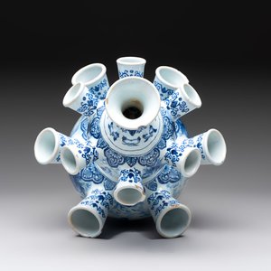 A blue and white Dutch Delft tulip vase, 19th C. — photo 6