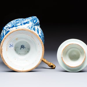 A blue and white Dutch Delft urn-shaped table fountain and cover, early 18th C. — 照片 7