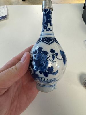 A blue and white Dutch Delft vase with silver cover, 18th C. — 照片 3
