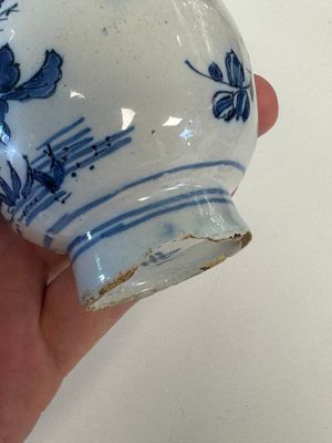 A blue and white Dutch Delft vase with silver cover, 18th C. — 照片 5