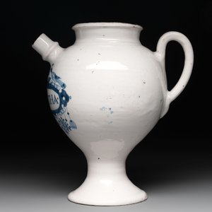 A blue and white Dutch Delft wet drug or syrup jar inscribed 'S. DE MENTHA', early 18th C. — photo 3