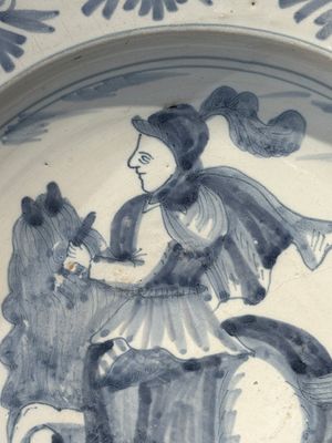 A blue and white Dutch maiolica dish with a rider on horseback, probably Harlingen, 2nd half 17th C. — 照片 2