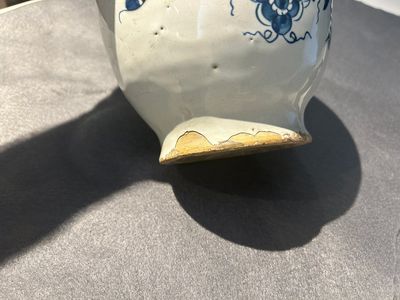 A blue and white English Delftware drug jar, probably London, 18th C. — photo 4