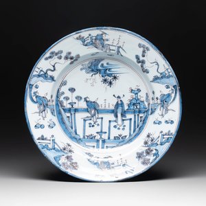 A blue and white 'figures in a garden' chinoiserie dish, Frankfurt, 17th C. — photo 1