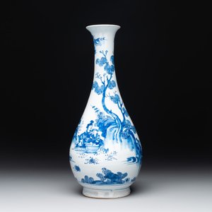 A blue and white French faience pear-shaped chinoiserie vase, Nevers, late 17th C. — photo 1