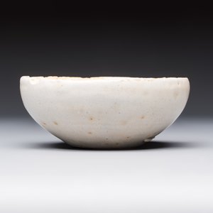 A blue and white Hispano-Moresque pottery bowl, Manises or Paterna, Spain, 15th C. — photo 5