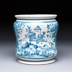 A blue and white Italian maiolica albarello, dated 1711 — foto 1