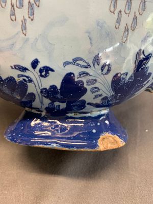 A blue and white Italian maiolica pilgrim flask, Savona, ca. 1700 — photo 13