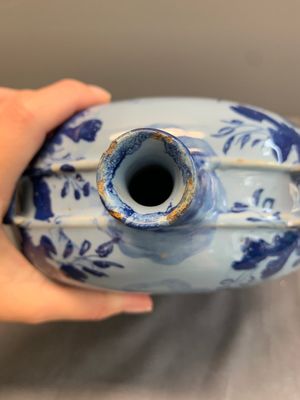 A blue and white Italian maiolica pilgrim flask, Savona, ca. 1700 — photo 16