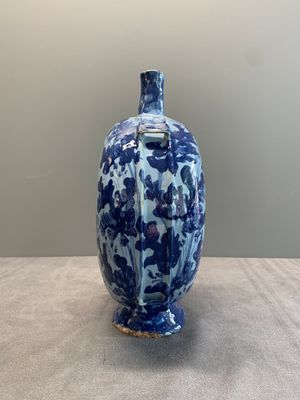 A blue and white Italian maiolica pilgrim flask, Savona, ca. 1700 — photo 2