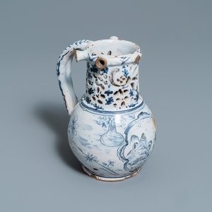A blue and white Lille faience puzzle jug, 18th C. — photo 1