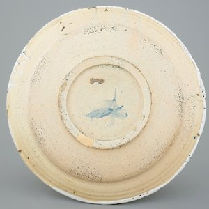 A blue and white maiolica dish with a fruit basket, Friesland, 18th C. — 照片 2