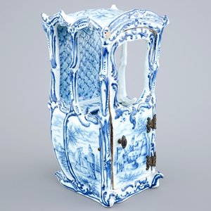 A blue and white model of a sedan chair in Dutch Delft style, France, 19th C. — photo 1