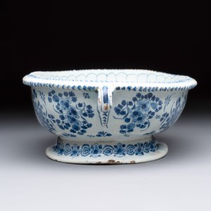 A blue and white Nevers faience jardinière, France, 17th C. — 照片 6