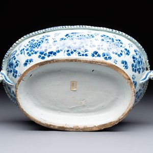A blue and white Nevers faience jardinière, France, 17th C. — 照片 8