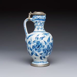 A blue and white pewter-mounted Delftware chinoiserie ewer, probably London, 17th C. — photo 3