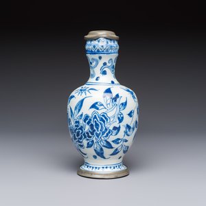 A blue and white pewter-mounted Delftware chinoiserie ewer, probably London, 17th C. — photo 4