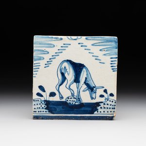 A blue and white Rotterdam 'crown' 'donkey' tile, 17th C. — photo 1