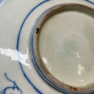 A blue and white Safavid plate — photo 9
