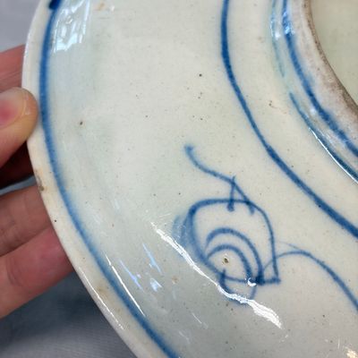 A blue and white Safavid plate — photo 12