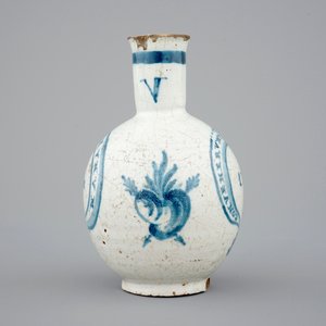 A blue and white Spanish jug, dated 1722, Talavera — 照片 2