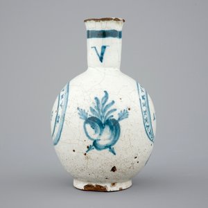 A blue and white Spanish jug, dated 1722, Talavera — 照片 4