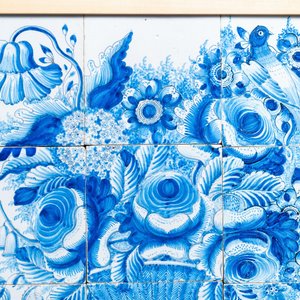 A blue and white tile mural with a flower vase, Makkum, Friesland, 18/19th C. — photo 2