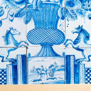 A blue and white tile mural with a flower vase, Makkum, Friesland, 18/19th C. — photo 3