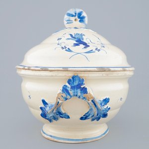 A blue and white tureen and cover, Andenne, 19th C. — 照片 5