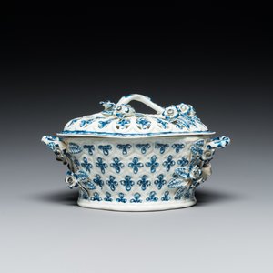 A blue and white tureen with reticulated cover, Worcester, England, 18th C. — photo 2
