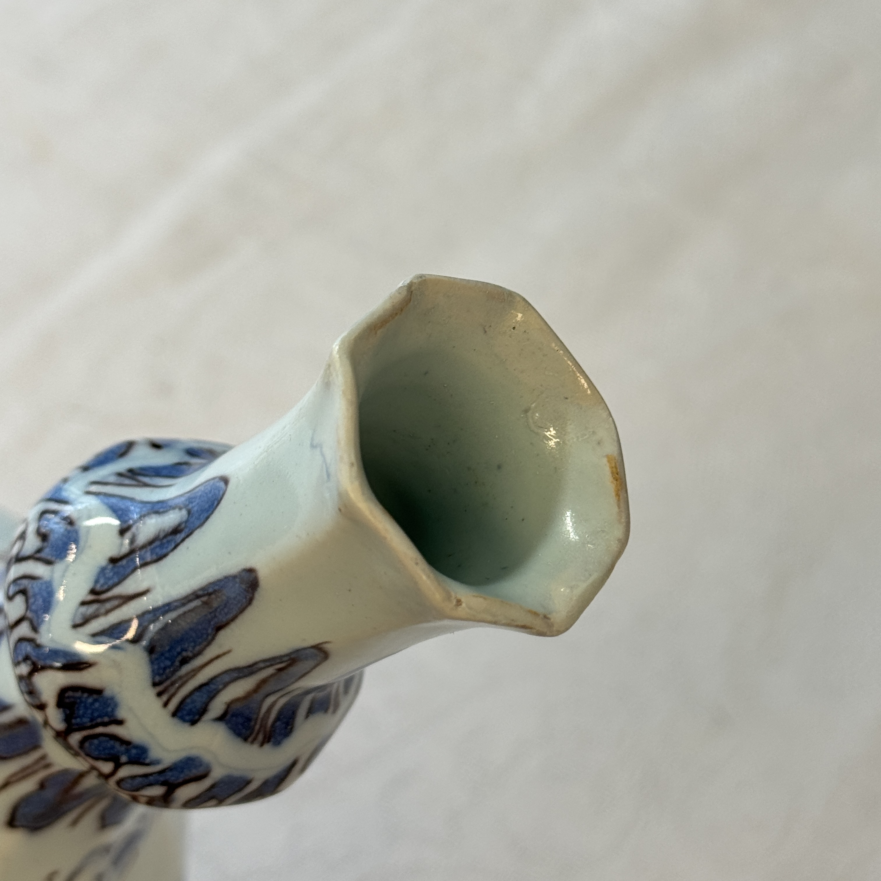 A blue, white and manganese Dutch Delft chinoiserie bottle vase — photo 11