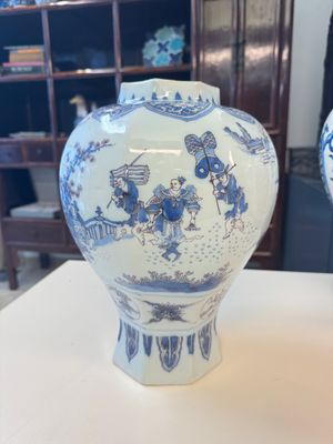 A blue, white and manganese Dutch Delft octagonal chinoiserie baluster vase in Transitional style — photo 1