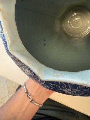 A blue, white and manganese Dutch Delft octagonal chinoiserie baluster vase in Transitional style — photo 15