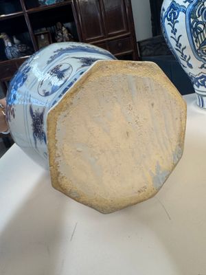 A blue, white and manganese Dutch Delft octagonal chinoiserie baluster vase in Transitional style — photo 19