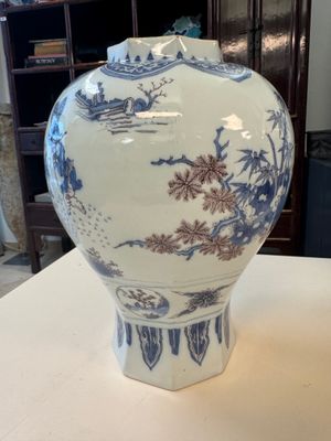 A blue, white and manganese Dutch Delft octagonal chinoiserie baluster vase in Transitional style — photo 4