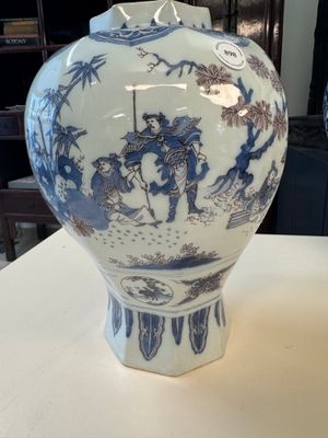 A blue, white and manganese Dutch Delft octagonal chinoiserie baluster vase in Transitional style — photo 6