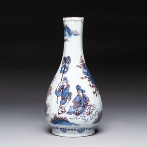 A blue, white and manganese Dutch Delft octagonal chinoiserie bottle vase, 17th C. — photo 3