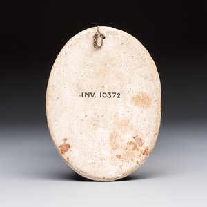 A blue, white and manganese English Delftware medallion (depicting?) — foto 2