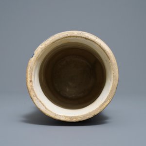 A blue, white and manganese Portuguese faience albarello, 17th C. — 照片 5