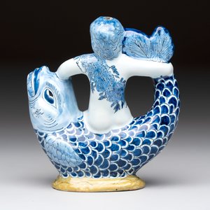 A blue, white and yellow Dutch Delft ewer in the shape of a putto on a dolphin, 18th C. — 照片 4