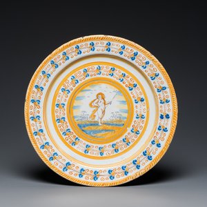 A blue, white and yellow Dutch Delft 'putto' dish, Verstraeten workshop, Haarlem, ca. 1640-1660 — 照片 1