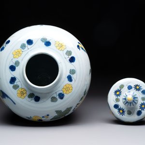 A blue, white and yellow Dutch Delft 'qilin' vase, 17th C. — foto 5