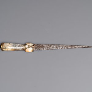 A Bollock dagger, excavated in Rotterdam, 15/16th C. — photo 2
