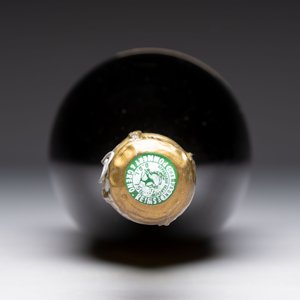 A bottle of Cuvée Spéciale Louise Pommery Vintage 1980 Champagne, presented in a commemorative box fitted with a bronze plaque — photo 8