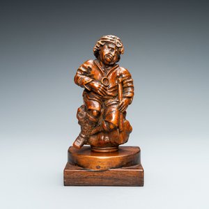 A boxwood figure of a beggar, Flanders, 17/18th C. — 照片 1