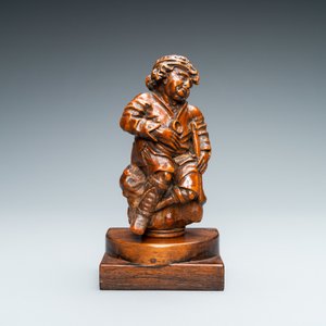 A boxwood figure of a beggar, Flanders, 17/18th C. — 照片 2
